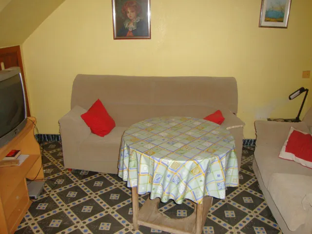 VENTA DE CASA CON AMPLIO CORRAL EN BENIFAIO — 5