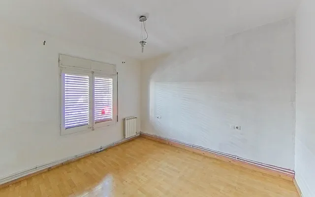 SE VENDE PISO EN BARCELONA, ZONA BON PASTOR — 2