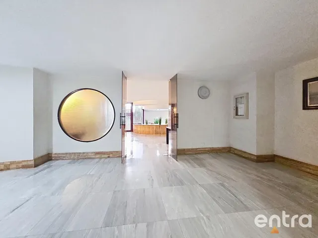 Oficina en venta en Avenida de Maisonnave — 12