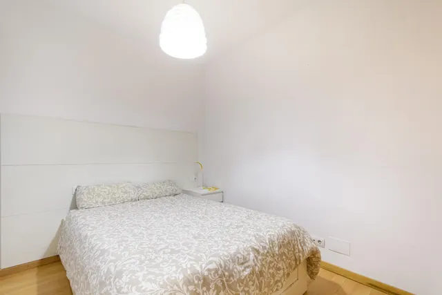 PISO ALTO CON BALCÓN/TERRAZA Y TRES PIEZAS EXTERIORES EN EL EIXAMPLE — 17