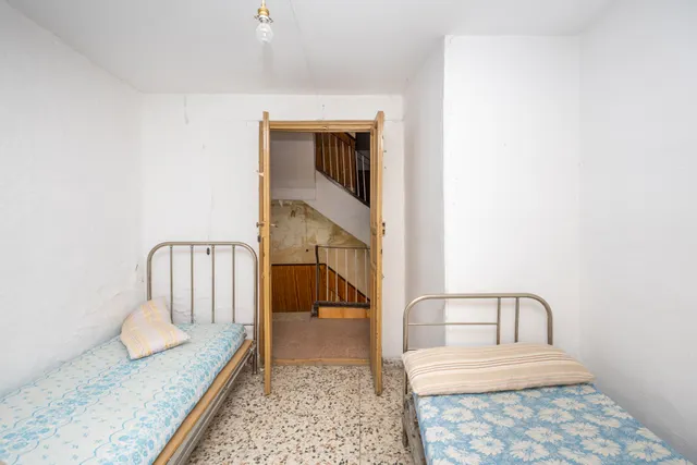 Casa para reformar en el centro de Lanjarón con gran potencial de inversión — 21