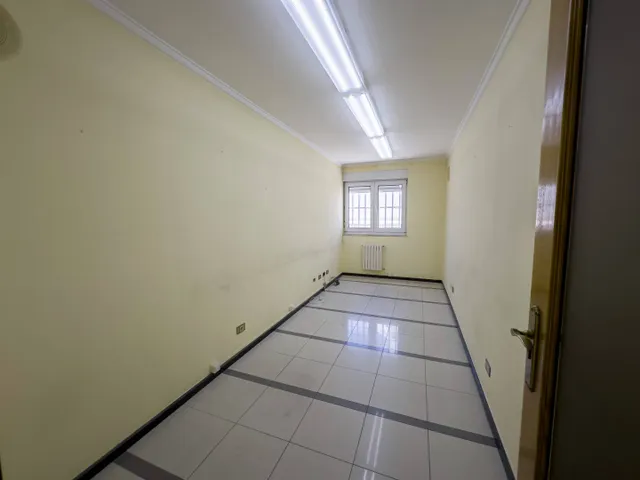 Primera Planta en Venta en Calle de la Reina — 16