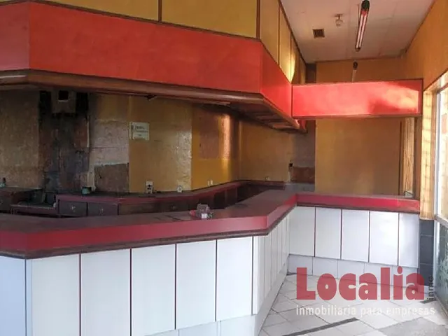 Local comercial: Bar / Restaurante en Torrelavega. - foto 2