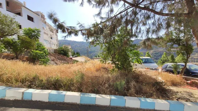 PARCELA URBANA EN LANJARON — 26