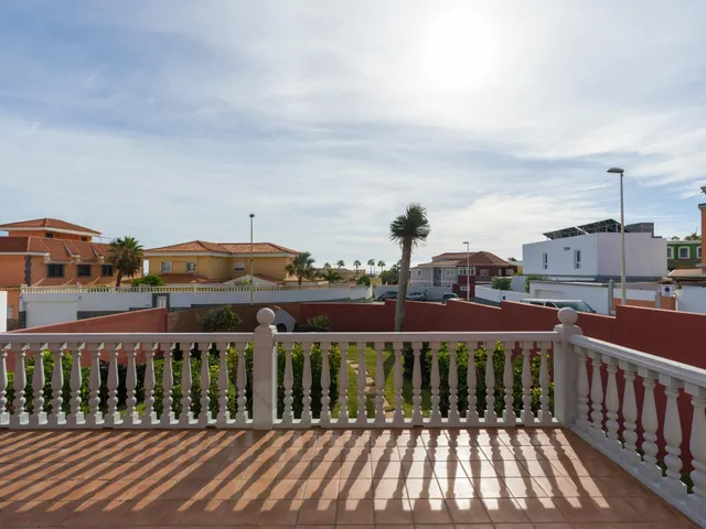 Chalet independiente con jardín y piscina privada en La Garita precio negociable — 20