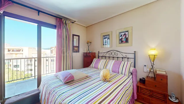 Última planta con balcón, mucha luz y vistas despejadas en calle Aragón — 4