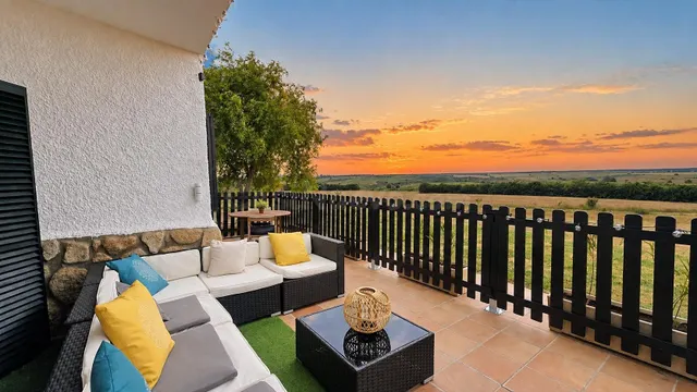 ¡EN ALQUILER! CHALET INDEPENDIENTE CON 3 HÉCTAREAS DE PARCEL - foto 4