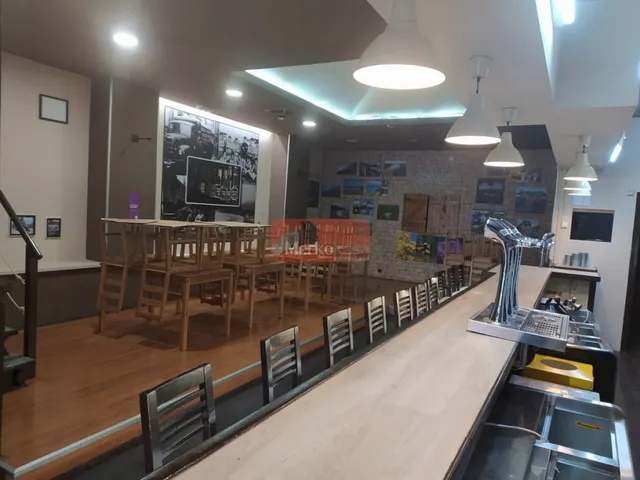 SE ALQUILA CAFE- BAR EN RONDA MERCEDES — 6