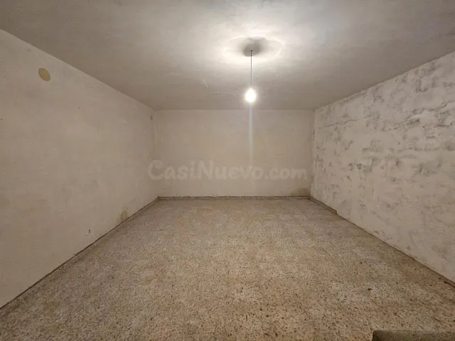 OPORTUNIDAD!!! SE VENDE CASA CON TERRENO EN VENDANOVA - foto 5