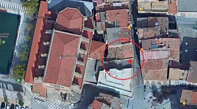 SE VENDE PISO OKUPADO en Calle CARME 25 Manresa (Barcelona). — 4