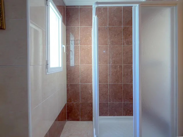 Oportunidad! Luminoso y encantador Ático con amplia terraza y excelentes vistas despejadas + Garaje cerrado incluido en el precio + Piscina comunitaria — 15