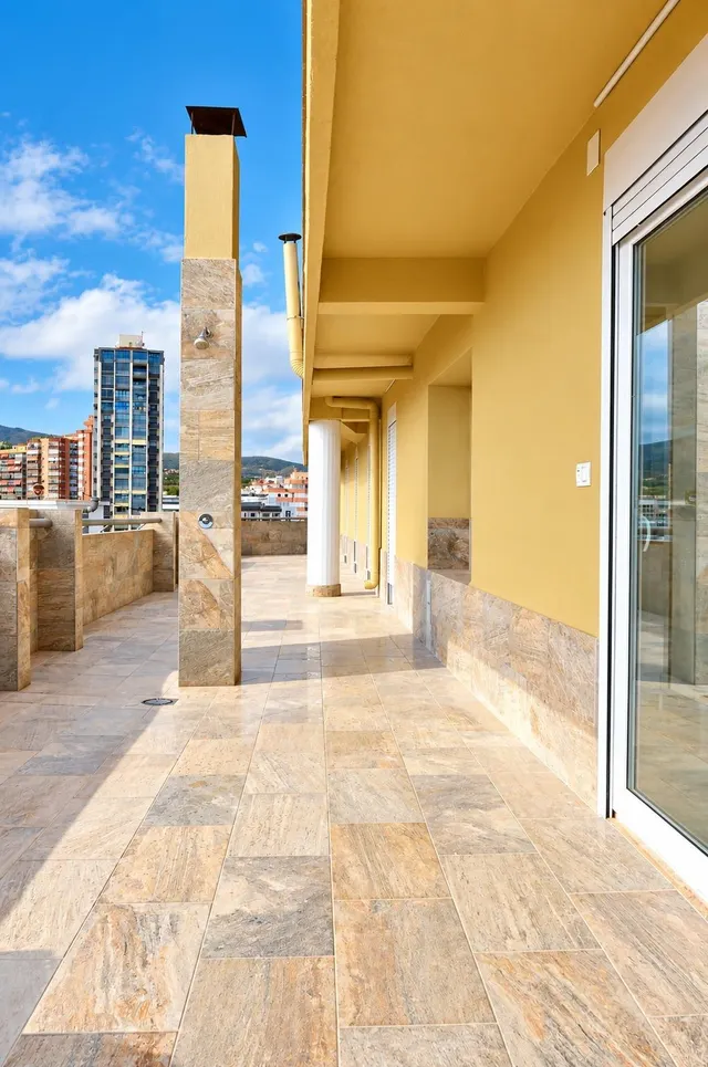 SE VENDE ATICO 5 habitaciones TOTALMENTE REFORMADO CON VISTA - foto 4