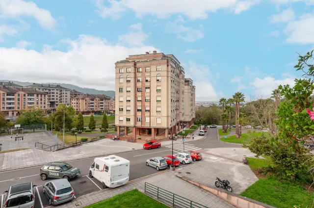 Vivir en Oviedo con tranquilidad, zonas verdes y todos los servicios a tu alcance — 31