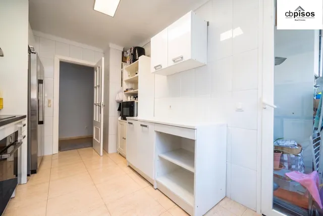 Piso de 110 m2 con 3 dormitorios, parking y trastero en cas capiscol — 19