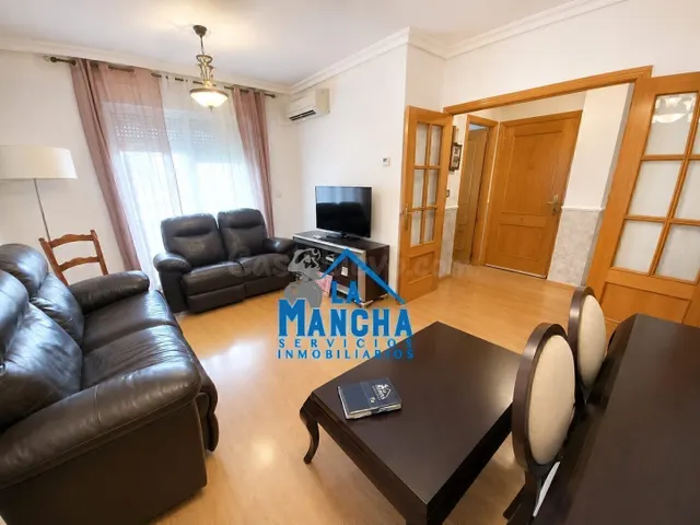 *240.000€* INMOBILIARIA LA MANCHA VENDE PISO EN EL BARRIO SA - foto 2