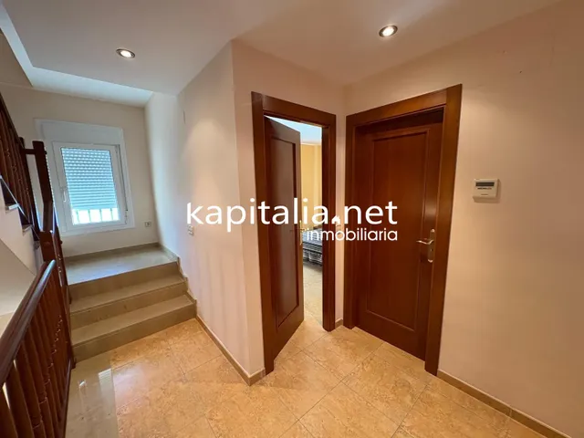 EXCLUSIVO ADOSADO A LA VENTA LISTO PARA ENTRAR A VIVIR EN ANNA — 22