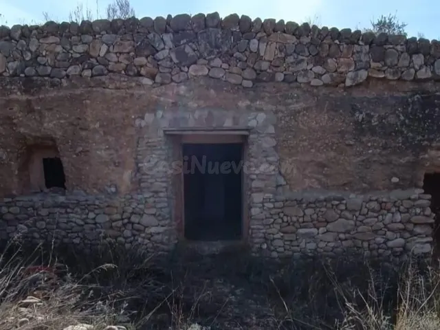 Casa cueva con terreno en Barbarroja - foto 4