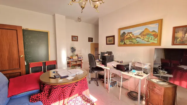 ¡Gran Oportunidad! Espectacular Casa con Patio y Cochera en  - foto 4