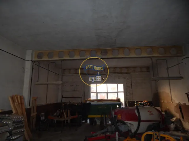 OPORTUNIDAD AMPLIA CASA CON LOCAL EN AIELO DE MALFERIT — 12
