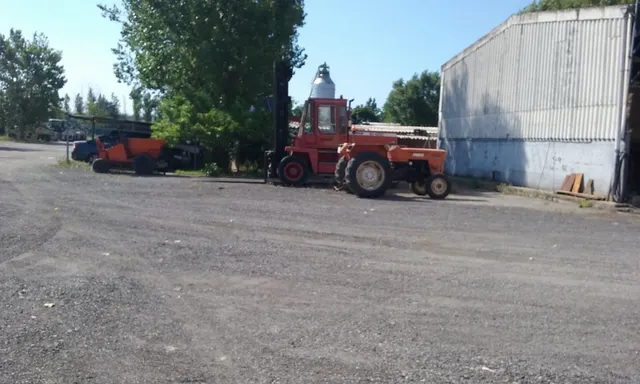 terreno industrial con talleres — 4