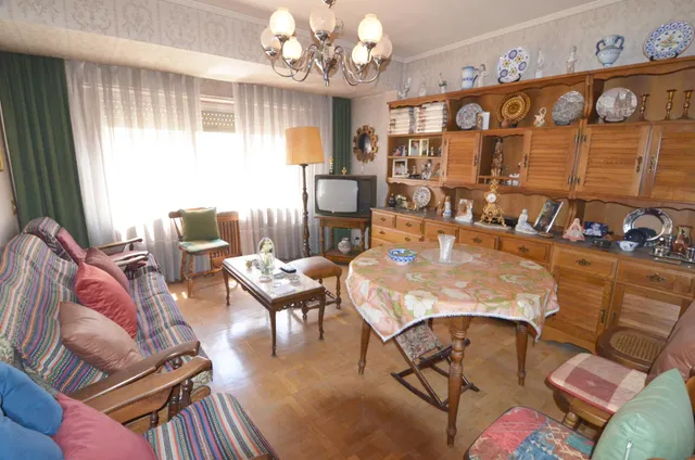 Urbis te ofrece un piso en venta en zona San Juan, Salamanca. — 44