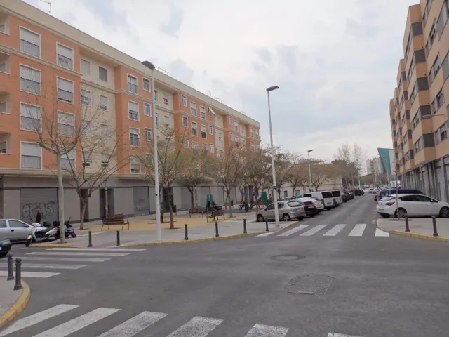 LOCAL para poner tu NEGOCIO o con posibilidad de CAMBIO DE USO. — 10