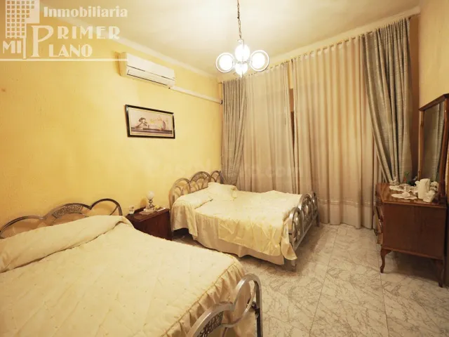 *Casa de dos plantas en pleno centro de Tomelloso junto a pl - foto 4