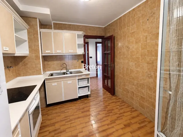 Interesante piso con plaza de garaje y trastero junto a Avenida Goya. — 8