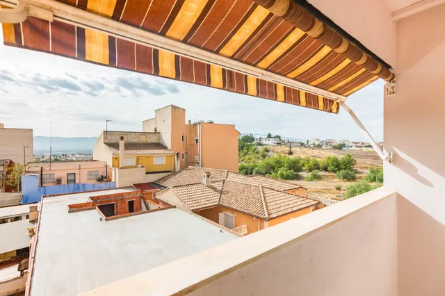 PISO EN ALCANTARILLA — 43