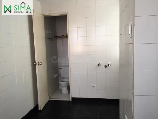 SE VENDE HERMOSO APARTAMENTO UBICADO EN LA ZONA DE MANGA - foto 3