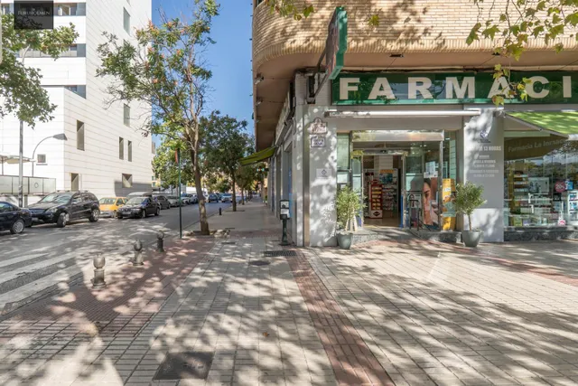 Plaza de garaje cerrado con estanterías en parque Genil cerca de Hospital La Inmaculada — 29
