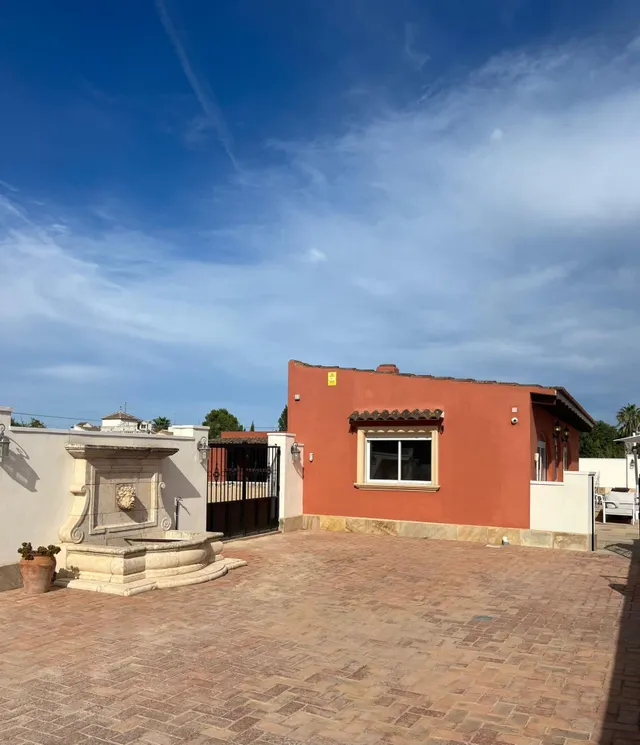 Impresionante chalet con casa invitados y cuadra privada más piscina — 15