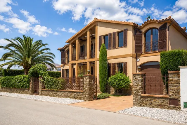 Impresionante casa en Empuriabrava con amarre de 24m - foto 2