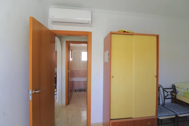 Ático de 3 dormitorios y 2 baños, con solárium privado y plaza de aparcamiento — 13