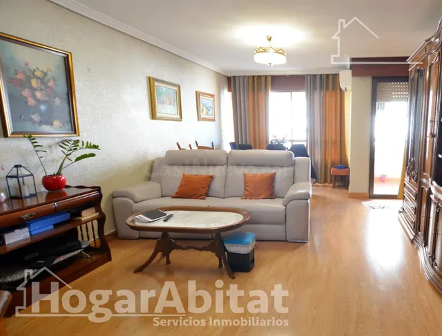 ALTO, AMPLIO Y EXTERIOR CON GARAJE Y BALCÓN, CERCA DE LA AV 