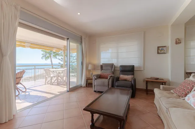 Apartamento frontal en el Paseo Marítimo del Torreón - Benicasim — 16