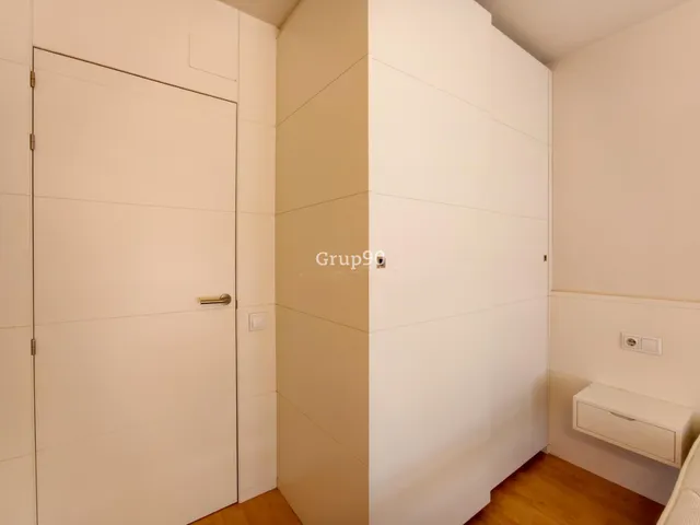 ÁTICO DÚPLEX CON TERRAZA PRIVADA JUNTO A RICARD VINYES — 27