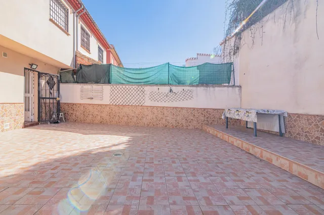 PRECIOSA CASA PAREADA EN JUN — 15