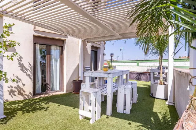se alquila piso  SIN MUEBLES de 2 habitaciones 2 baños, terraza, garaje en castilleja de la cuesta — 22