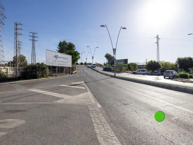 ¡Oportunidad Única! Amplia Nave Industrial en Albolote - foto 2