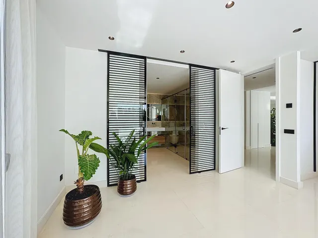 Moderna villa de lujo en la prestigiosa urbanización de Sierra Blanca, Marbella — 35