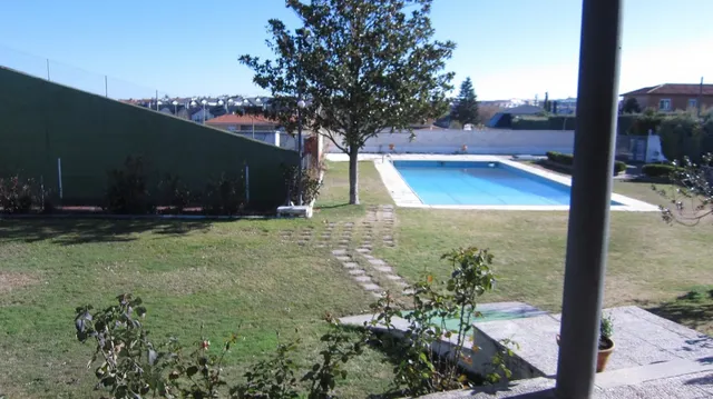 URBANIZACION LA MINA, SE VENDE CHALET — 31