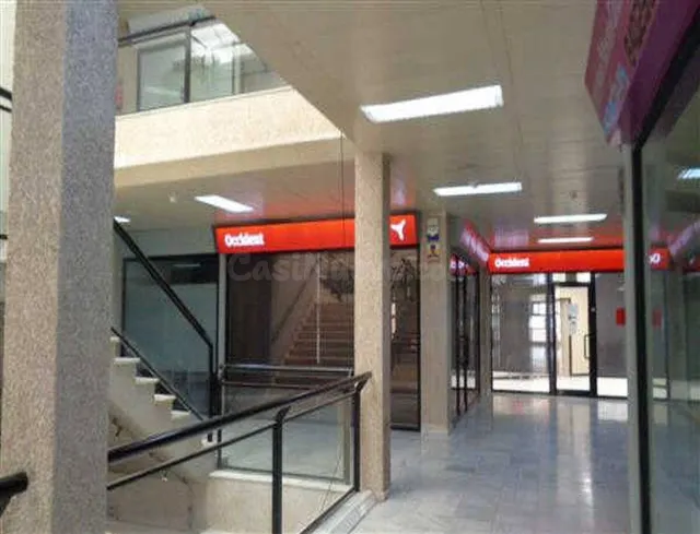 Local/oficina en planta primera dentro del centro comercial  - foto 3
