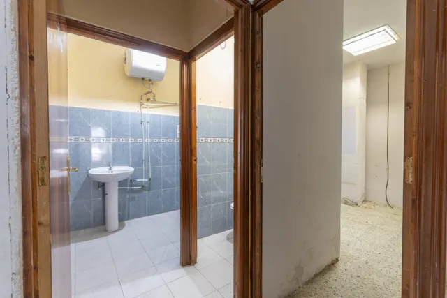 Local comercial junto avda. dilar, zaidin — 19