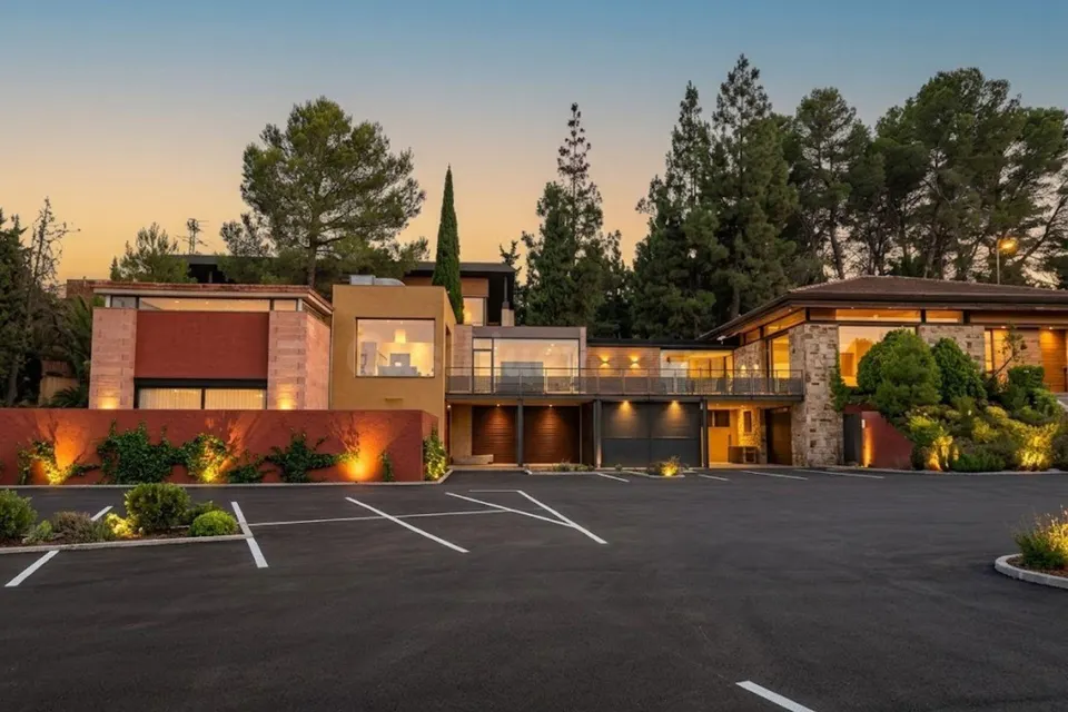 HOTEL EN VENTA EN LAS MONTAÑAS DE ENGUERA (VALENCIA)