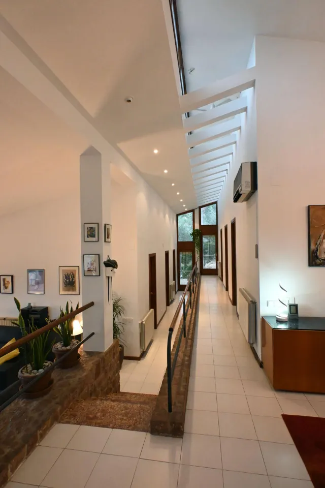 Chalet exclusivo en Tortosa con vistas a Els Ports, piscina y jardín privado — 10