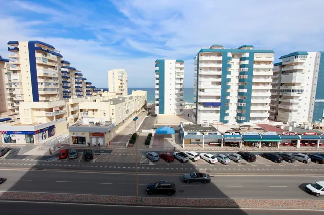 Se vende espectacular piso con dos amplias terrazas y espectaculares vistas al Mediterráneo – Torre Nuevo Portobello, Km 1,5 de La Manga — 7