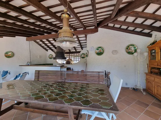 Chalet con patio, piscina, jardin, tenis, porche ,bodega  y garage — 21