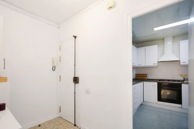 Piso en Venta en La Marina del Port - Oportunidad Única por €249,000 — 9