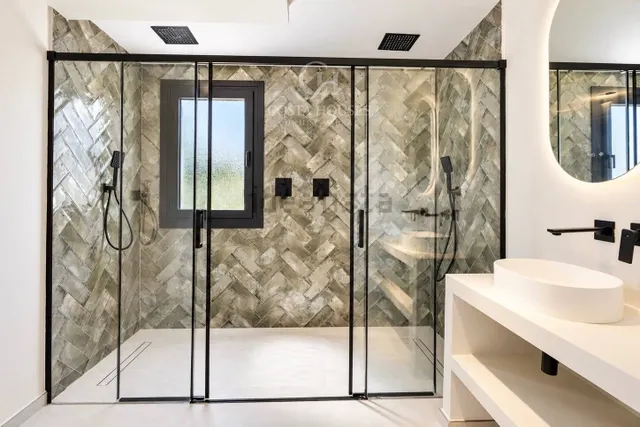 Villa arbela · luz, vida exterior y vistas abiertas al montgo en javea — 14